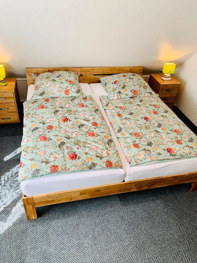 Hotel Pension Schienfatt Am Dornumersieler Tief Esterno foto